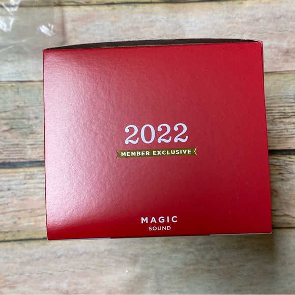 2022 Polar Bear Santa Hallmark Keepsake Ornament Club. NWT - Picture 3 of 12